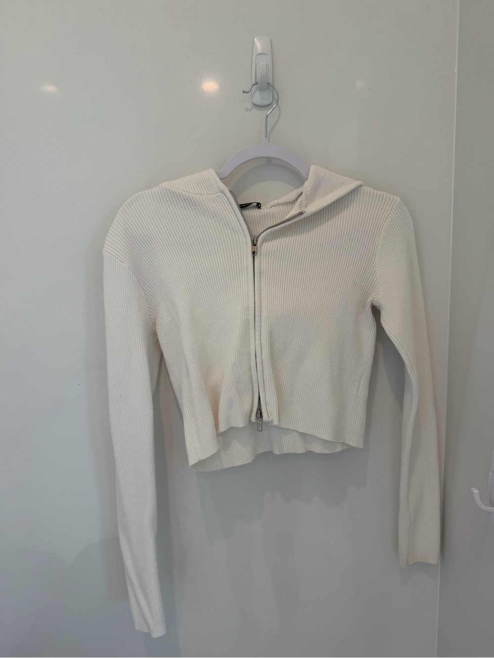 Brandy Melville Arden White Ribbed Zip-Front Hoodie Top